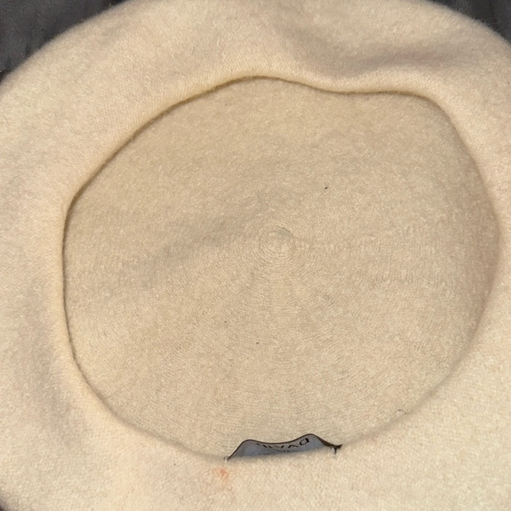 Cream Beret Hat - Picture 2 of 3